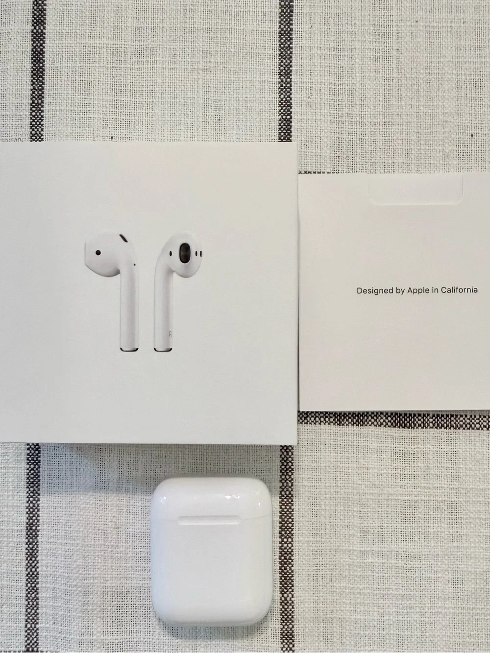 Apple AirPods (2nd Gen) with Charging Case